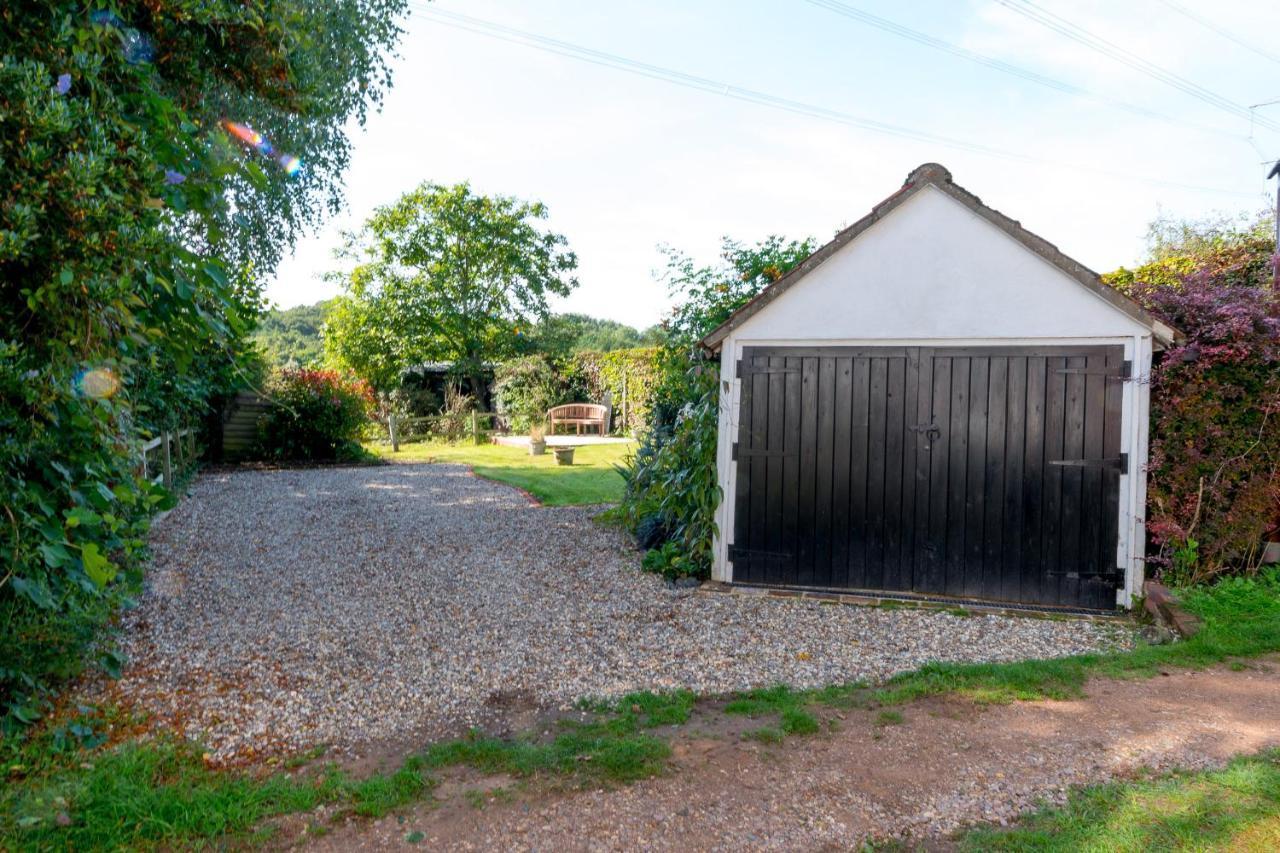 Putts Cottage Hidden Away At The End Of A Cart Track, Happily Lost Sudbury  Exterior photo